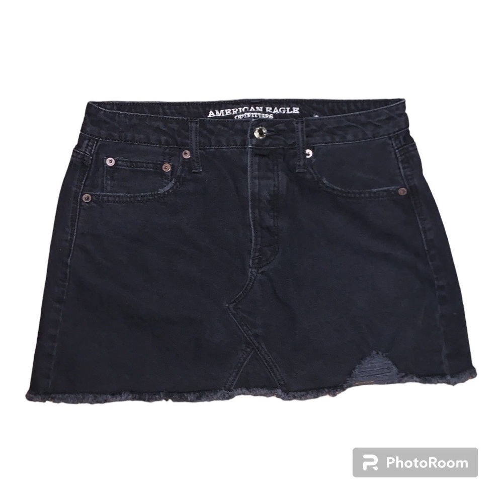 American Eagle size 8 jean mini skirt black distressed raw hem ripped pockets